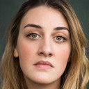 Karayianni Margaux als College Student