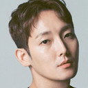 Chae Seo-kyeong als Han Si-heon