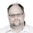 Günther Lainer als Car dealer