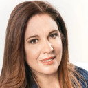Liz Coleandro als Aurelia