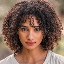 Jasmine Aivaliotis als Cheryl