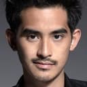 Poom Rungsrithananon als Nik