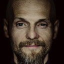 Ivan Vyrypaev als homeless man in cafe