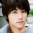 Sota Fukushi als Gentaro Kisaragi / Kamen Rider Fourze