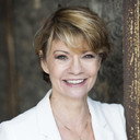 Candice Berner als Madame Macer