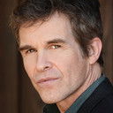 Ty Miller als Eric Lloyd