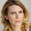 Lisa Velten Smith als Mrs. Claremont