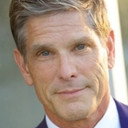Clayton Norcross als Adam Baxter