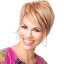 Sasha Azevedo als Wife of Buyer #3