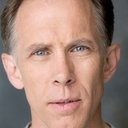 Bruce McKenzie als Hospital Doctor