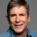 Carlos Mata als Plutarco Hernández