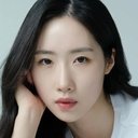 강소이 als Post office worker