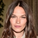 Anna Brewster als Doris