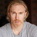 Lliam Murphy als David Shaw