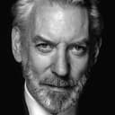 Donald Sutherland als Rev. Dupas