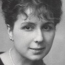 Mercedes Brignone als Gertrude