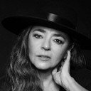Juana Estrella als Julia