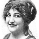 Octavia Handworth als Mrs. Wright