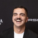 Thom Hilton als Jackson Weil