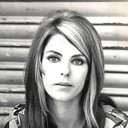 Margaret B. Peters als Laura