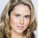 Anna Hutchison als Anna