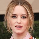 Claire Foy als Sonya Karp
