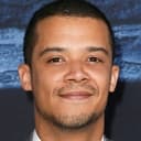 Jacob Anderson als Private First Class Charlie Dawson