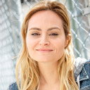 Katherine Sainte Marie als Wendy Darling Vicar