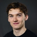 Aneurin Taylor als Scott Lowen