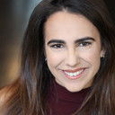 Aurore Real de Asua als April Martinez