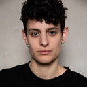 Thorn Roos de Vries als Lou