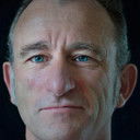 Patrick Davies als Greg Winston