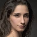 Nilay Erdönmez als Ayşe