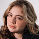 Júlia Dezotti als Marina