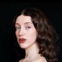 Isabelle  Phillips als Cousin Marie