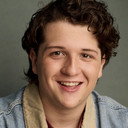 Braxton Herda als Young Fred