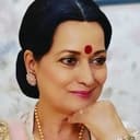 Himani Shivpuri als Simran's Aunt