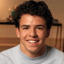 Nicolas Cruz als Edu
