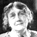 Tempe Pigott als Philip's Landlady Agnes Hollett (uncredited)