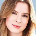 Miranda Gruss als Miranda (segment "Reunion")