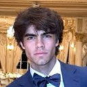Dillon Latham als Customer 1/customer 2/potential job caller