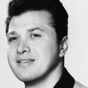 Steve Rossi als Vegas M.C.