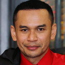 Norman Hakim als Tony Lee's Bodyguard