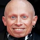 Verne Troyer als Alien Son