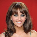 Samia Longchambon als Sara