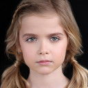 Willa Dunn als Molly