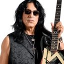 Eddie 'Fingers' Ojeda als Himself - Guitar