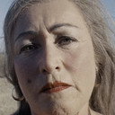 Betty Segal als Corinna, die abgetakelte Schachtel