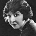 Lucy Fox als Madge Craig
