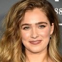 Haley Lu Richardson als Krista